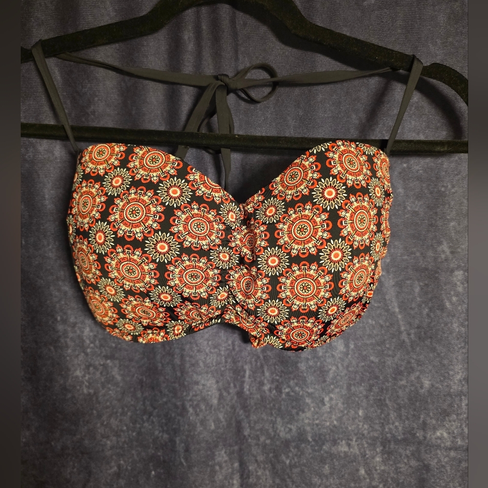 ✨️3/$25✨️ La Vie En Rose Aqua Black and Red Halter Bikini Top